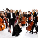 18. august: Dronningen er til stede når Filharmonien framfører Beethovens 9. symfoni på Rådhusplassen i Oslo. Konserten markerer også starten på Dronning Sonja Internasjonale Musikkonkurranse 2011. Arkivbilde (utsnitt) (Foto: Stian Andersen / Filharmonien)